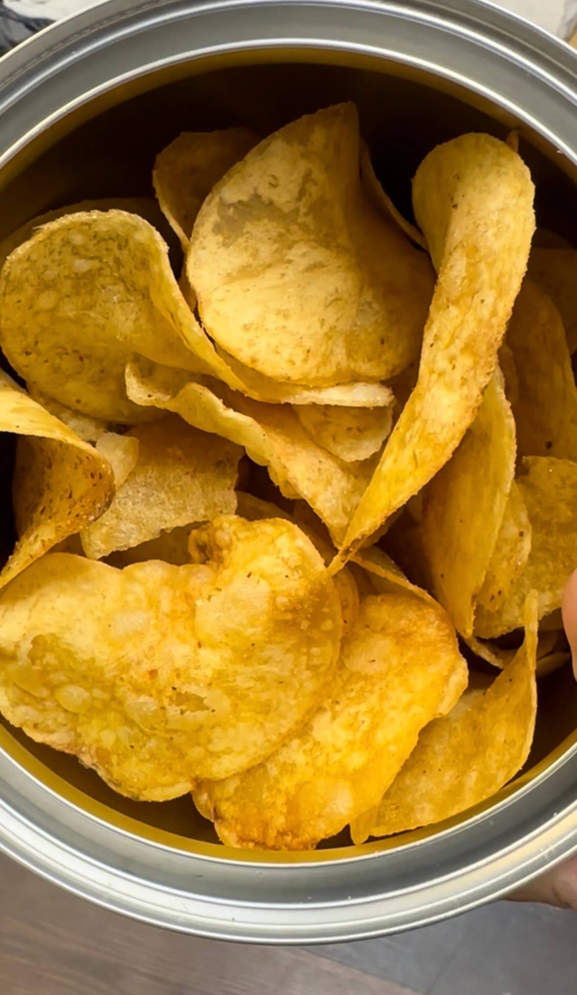 Lity's Large Tin Chips: Caramelized Onion & Honey